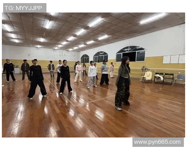 南京街舞队的状态变革引发热议展现街舞文化的新风貌与发展潜力